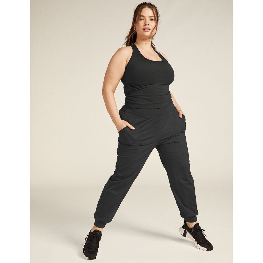 Beyond Yoga Heather Rib Midi Jogger in Black Heather XL